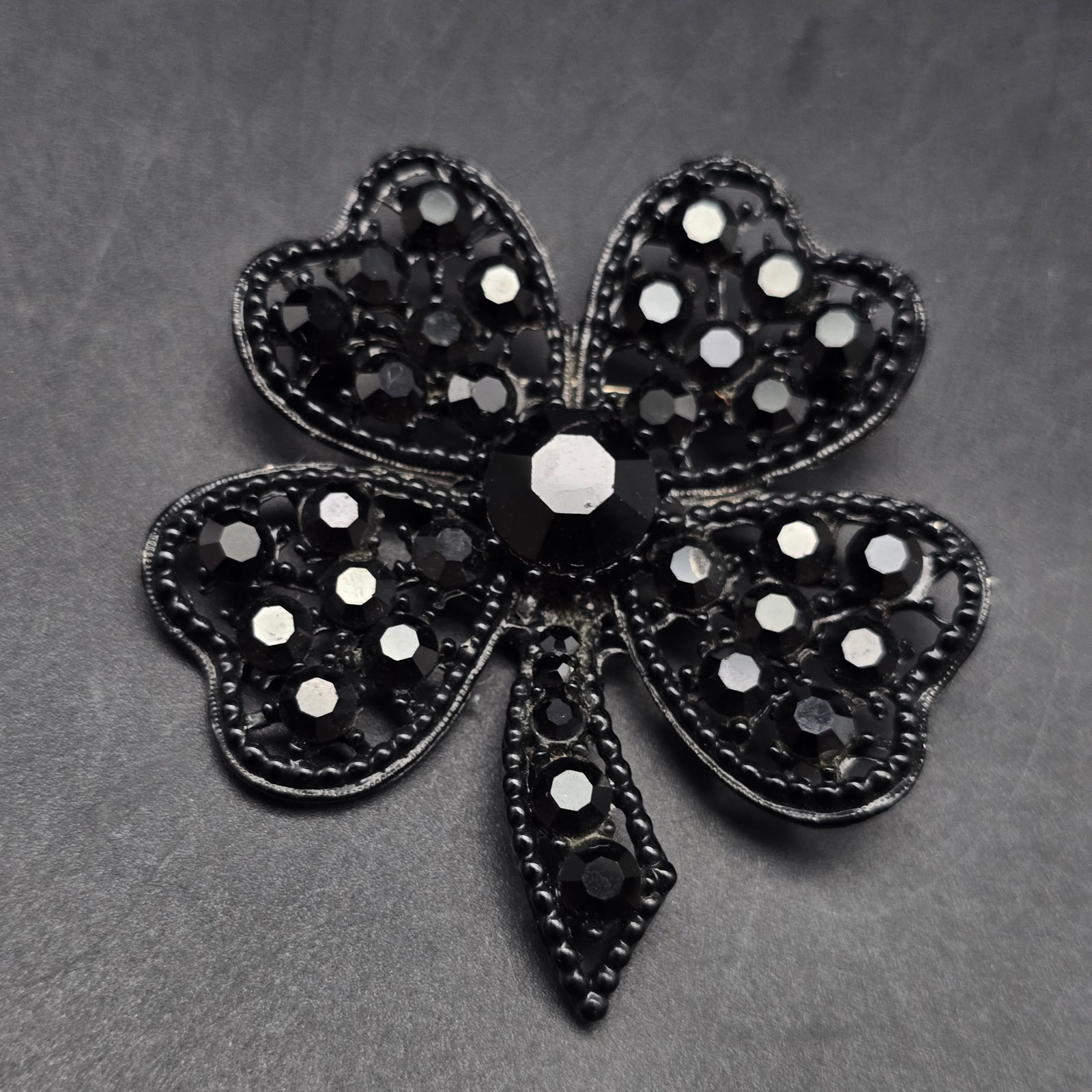 Weiss Black Rhinestone Flower Brooch Vintage Costume Jewelry 32$